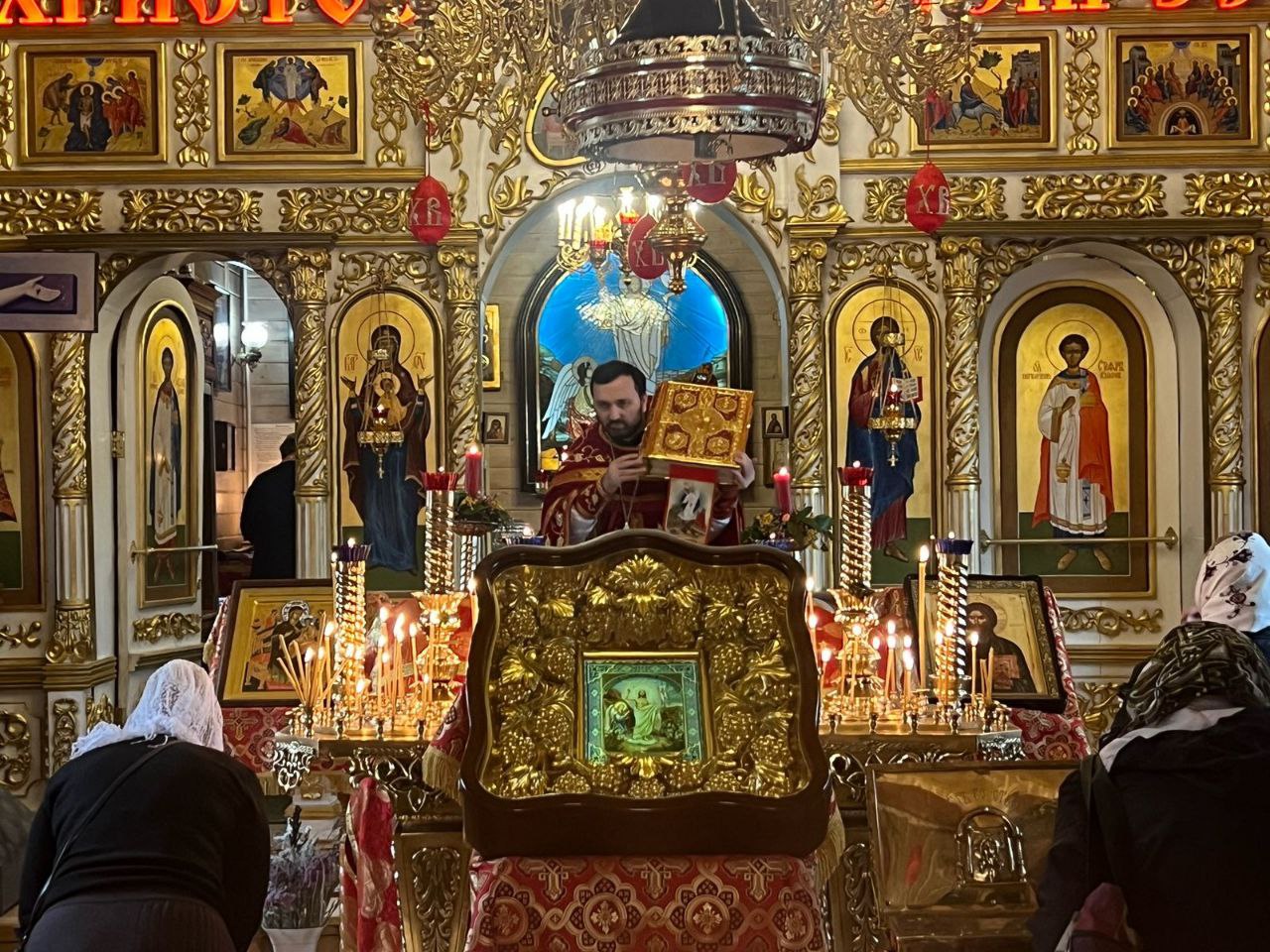 Фото: Радоница. Радость для умерших.